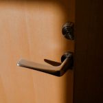 Penyebab Pintu Berderak dan Cara Mudah Mengatasinya di Rumah